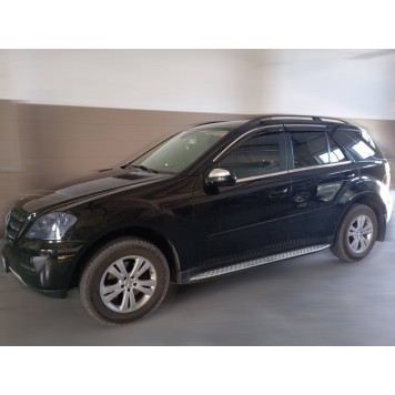 Дефлектори вікон Mercedes ML-class W-164 2005-2011 з нерж. хром полоскою-3